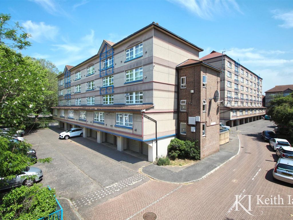 1 bed flat for sale in Holdbrook South, Waltham Cross EN8 Zoopla