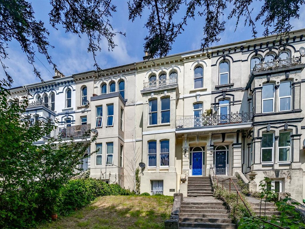 3 bed flat for sale in Connaught Avenue, Mannamead, Plymouth PL4, £