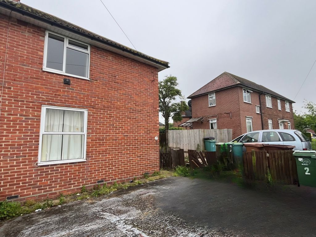 2 bed terraced house for sale in Tweeddale Road, Carshalton SM5, £