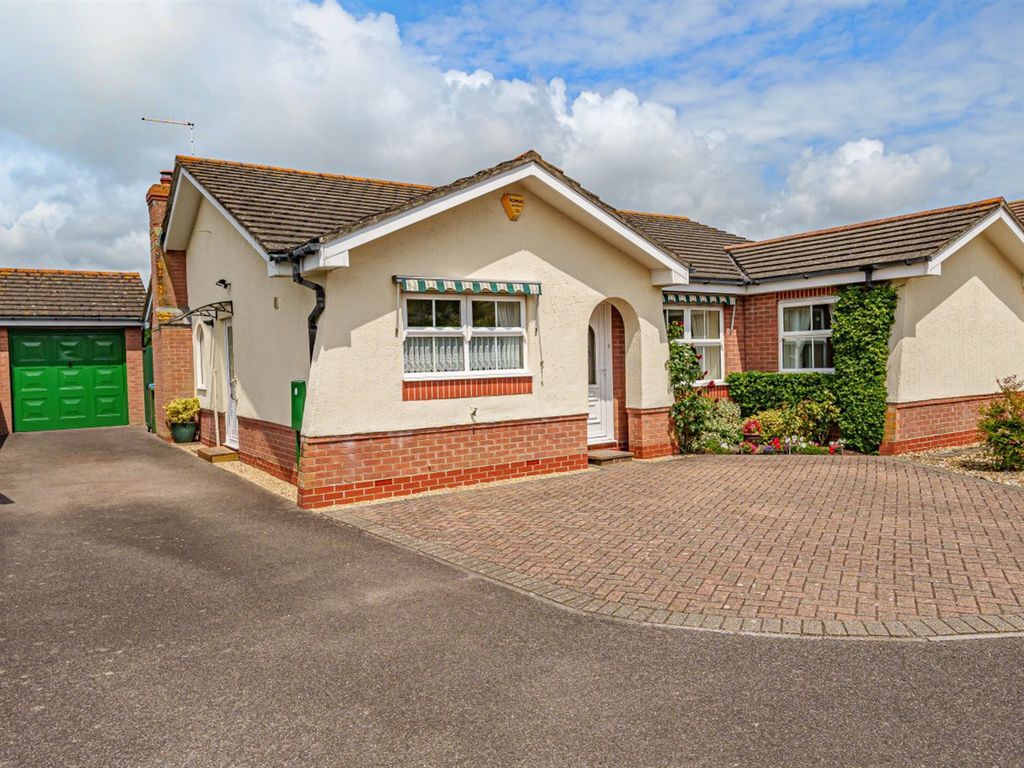 3 bed detached bungalow for sale in 7 Mant Close, Climping