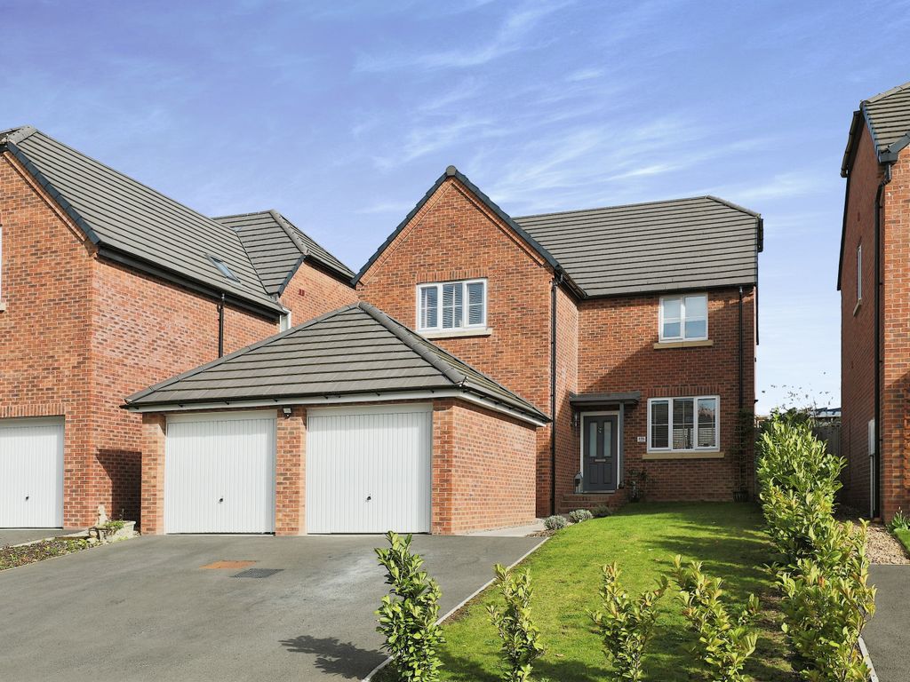 5 bed detached house for sale in Evesham Marina, Kings Road, Evesham