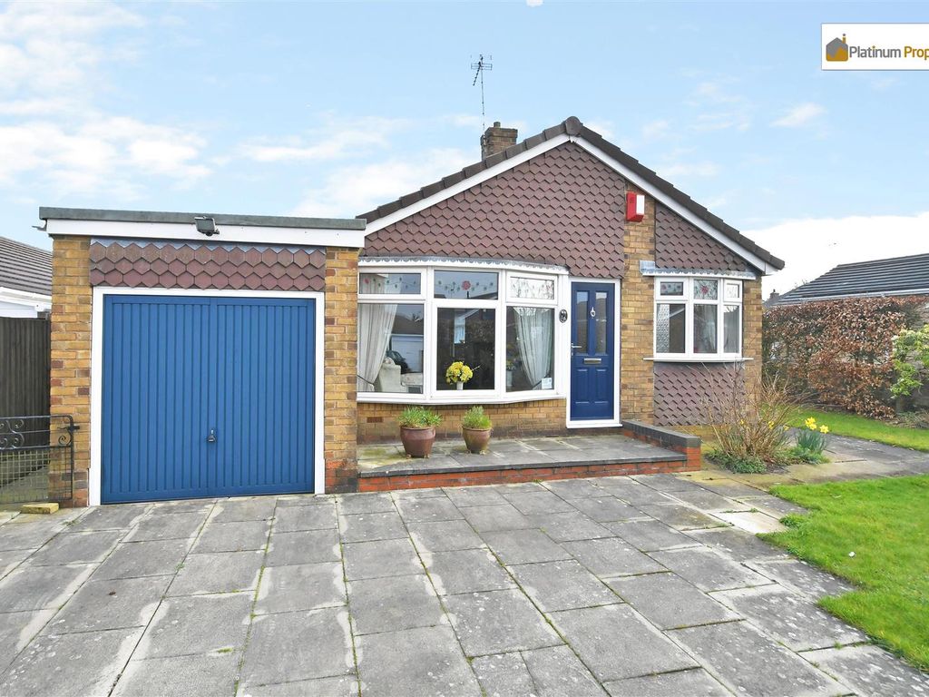 4 bed detached bungalow for sale in Woodside Drive, Meir Heath ST3 Zoopla