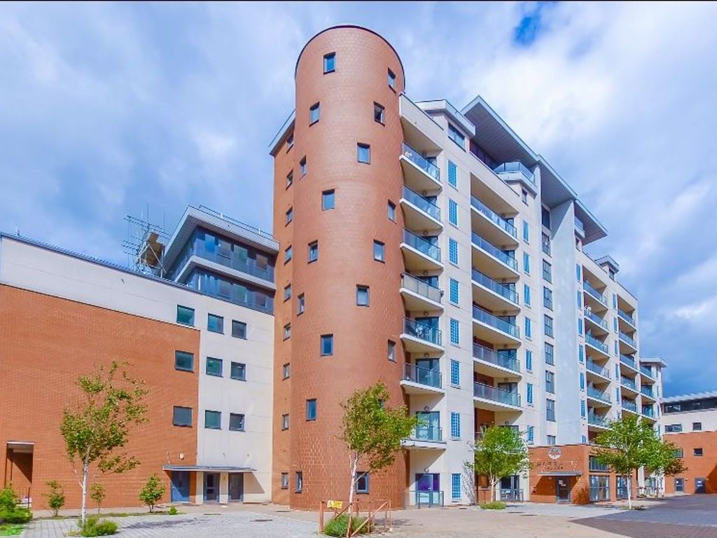 2 bed flat to rent in Grays Place, Slough SL2 Zoopla