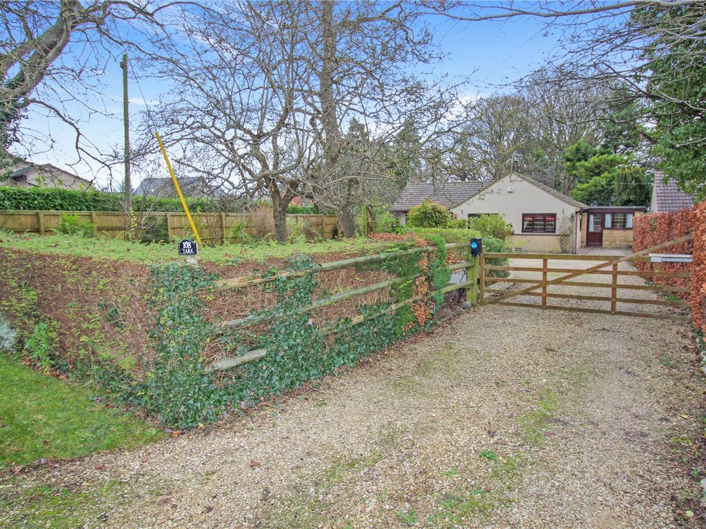 4 bed bungalow for sale in High Street, Blunsdon, Swindon, Wiltshire