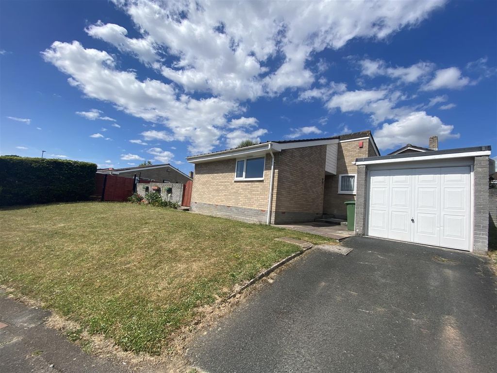 2 bed detached bungalow for sale in Brook Close, Plympton, Plymouth PL7