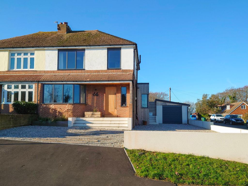 4 bed semidetached house for sale in First Avenue, Newhaven BN9, £