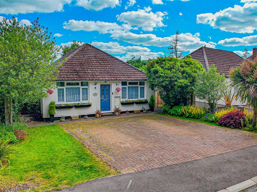 2 bed detached bungalow for sale in Wood Lane End, Hemel Hempstead HP2 ...