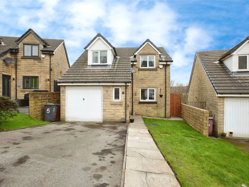 4 bed detached house for sale in High Bank Crescent, Darwen, Lancashire