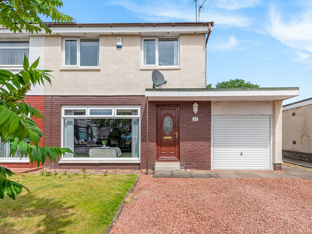 3 bed semidetached house for sale in The Cleaves, Tullibody, Alloa