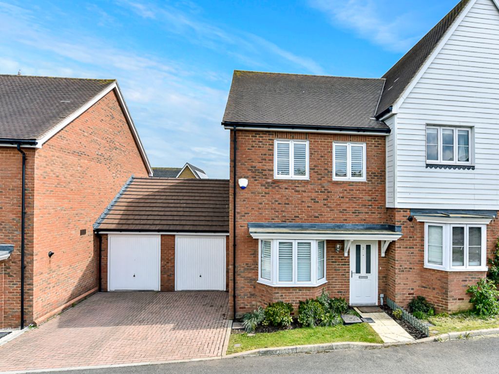 3 bed semidetached house for sale in Briar Lane, Hoo, Medway, Kent