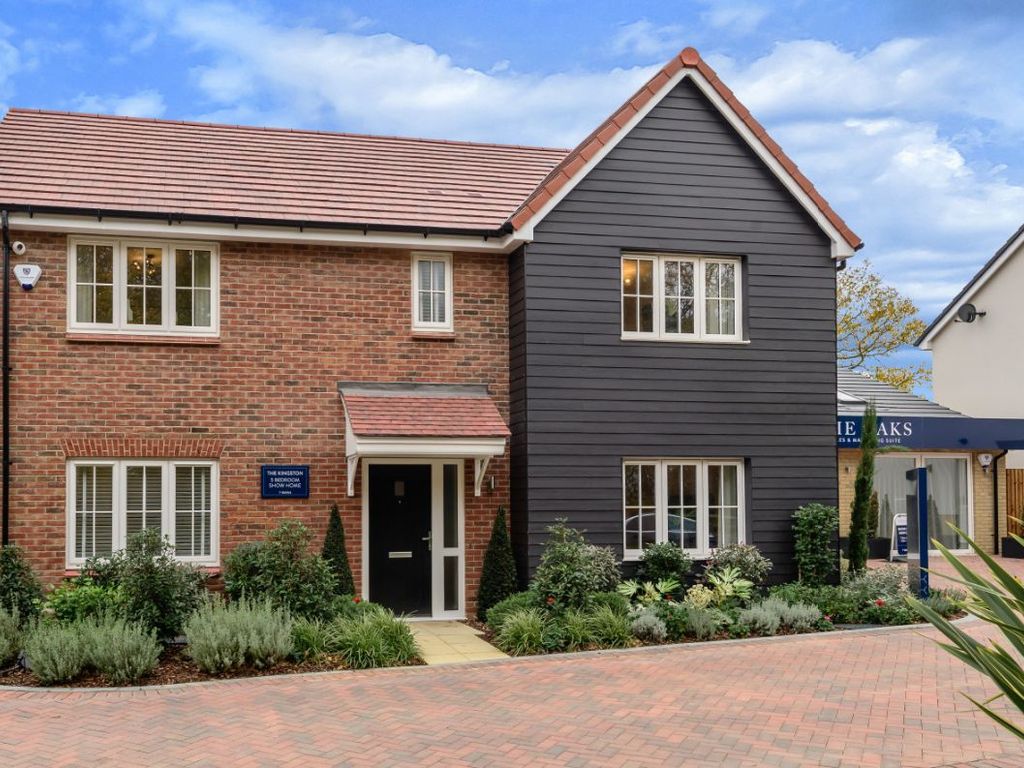 New home, 5 bed detached house for sale in Saxon Park, Biddenham