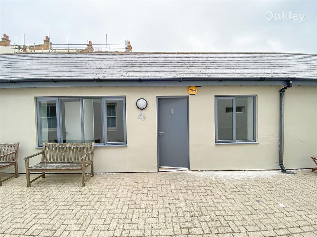 1 bed terraced bungalow for sale in Arundel Road, Kemptown, Brighton