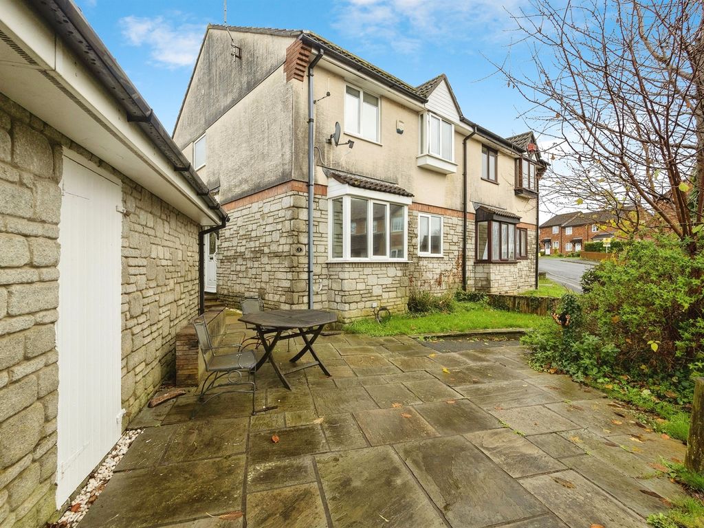 4 bed semidetached house for sale in Lower Cannon Road, Heathfield