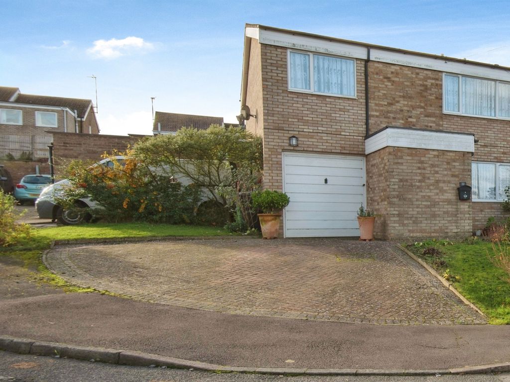 4 bed semidetached house for sale in The Willows, Little Harrowden