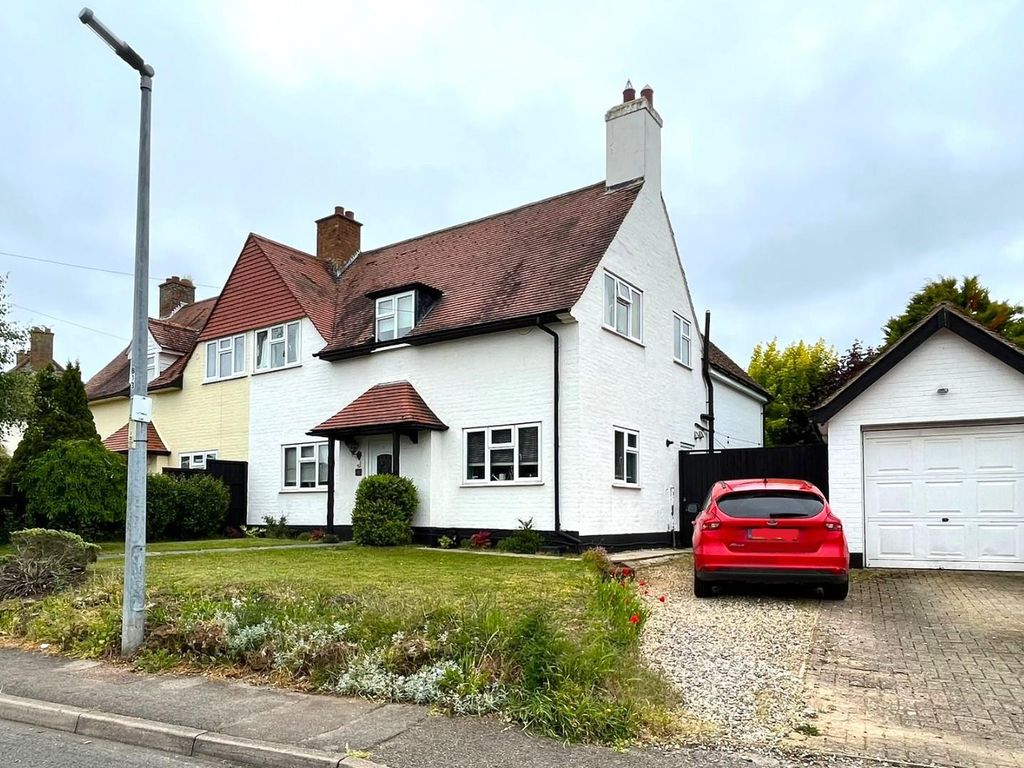 4 bed semidetached house for sale in Horslow Street, Potton, Sandy