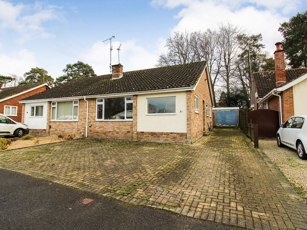 2 bed semidetached house for sale in Osborne Drive, Fleet GU52, £