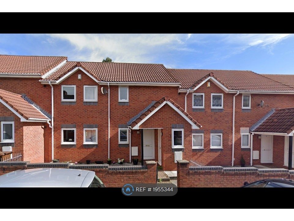 2 bed flat to rent in Legh Street, Golborne, Warrington WA3, £750 pcm