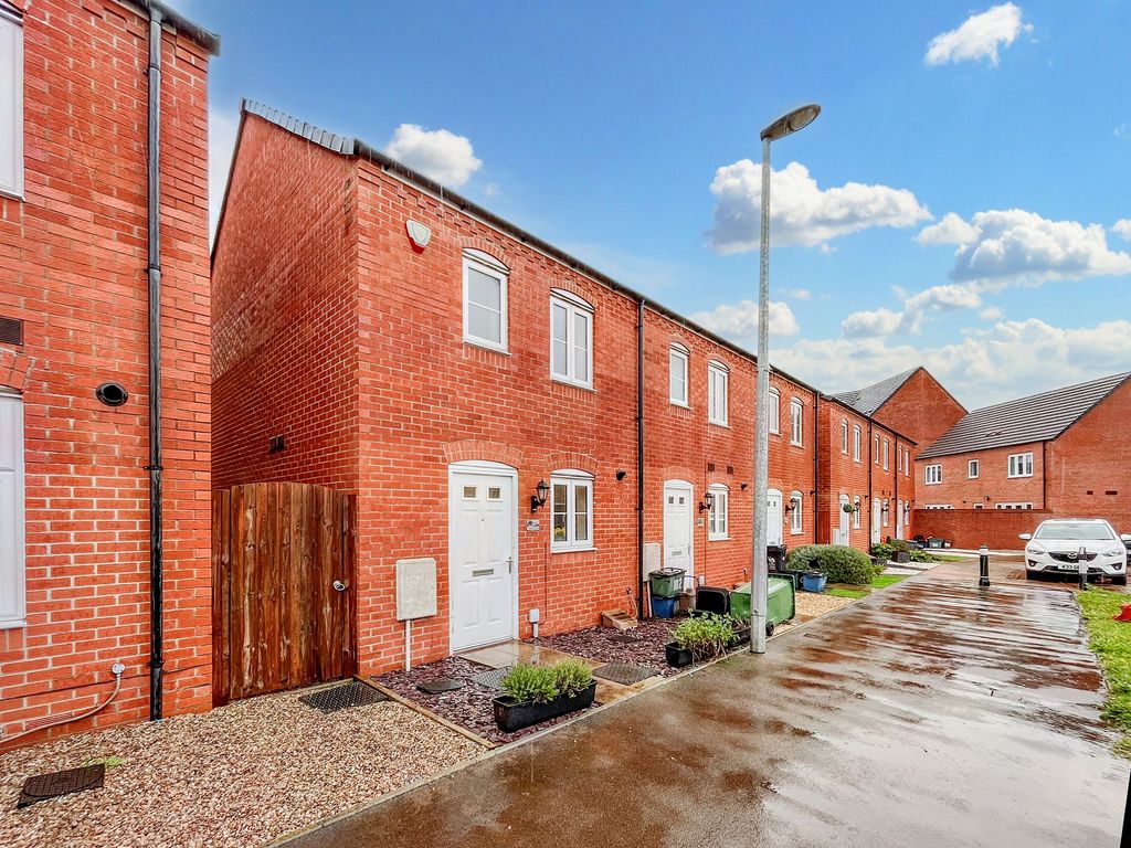 2 bed end terrace house for sale in Lysaght Avenue, Newport NP19 Zoopla