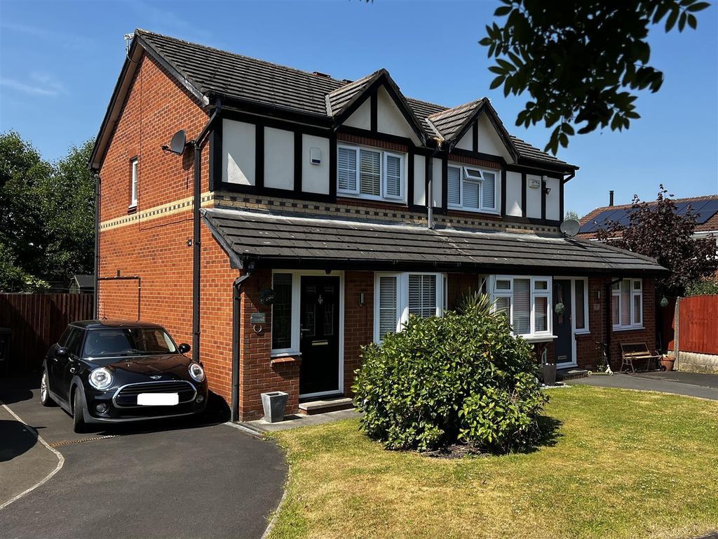 2 bed semidetached house for sale in Eaton Close, Dukinfield SK16, £