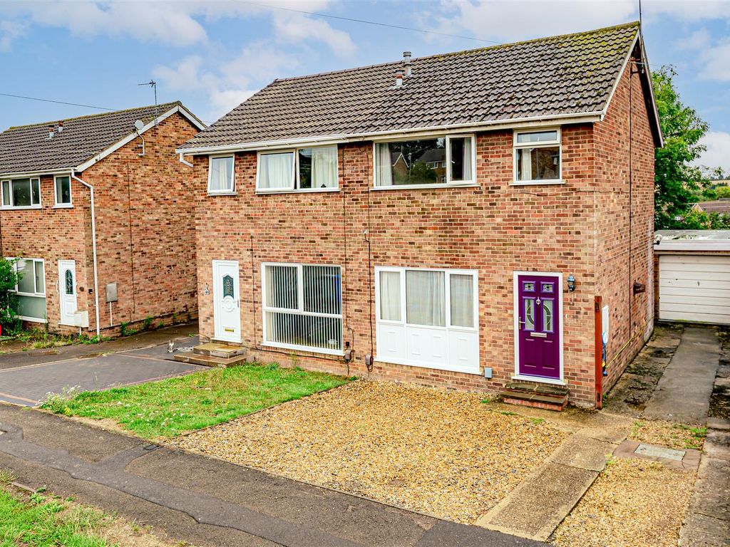 3 bed semidetached house for sale in Drive, Kettering NN15