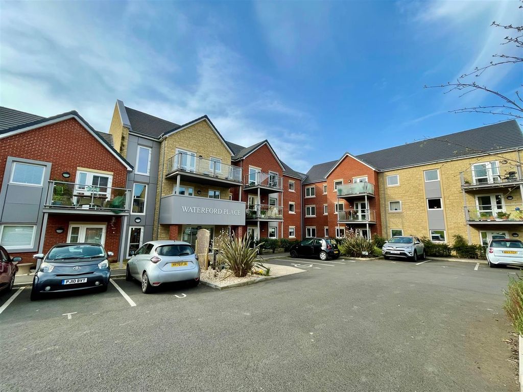 Westmead Lane, Chippenham SN15  