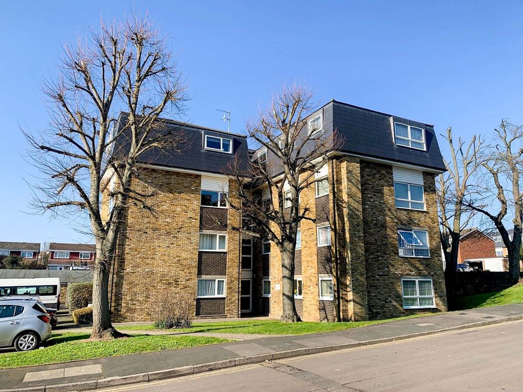 1 bed flat for sale in Lampits, Hoddesdon EN11 Zoopla