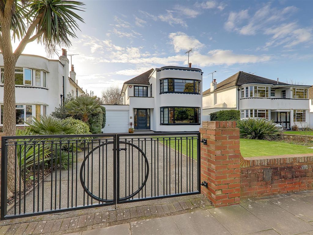 3 bed detached house for sale in Sea Lane, GoringBySea, Worthing BN12