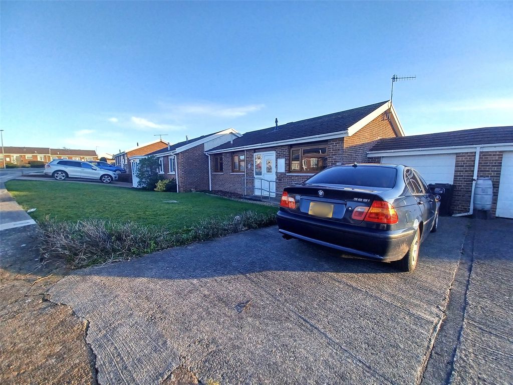 2 bed bungalow for sale in Fleming Way, Neyland, Milford Haven