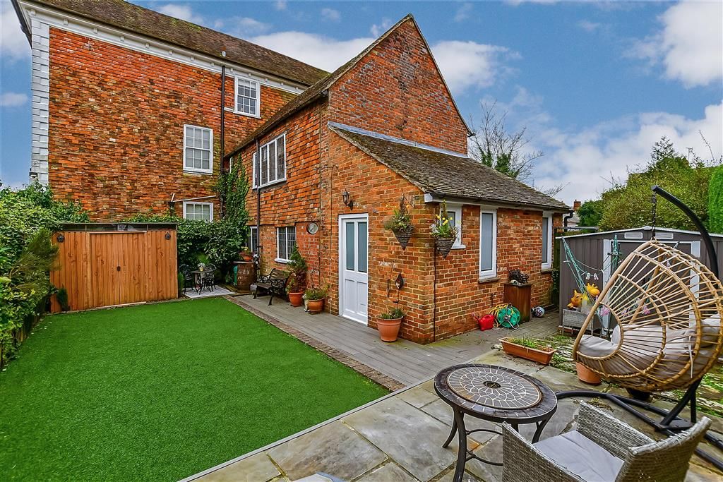 2 bed semidetached house for sale in Beacon Oak Road, Tenterden, Kent
