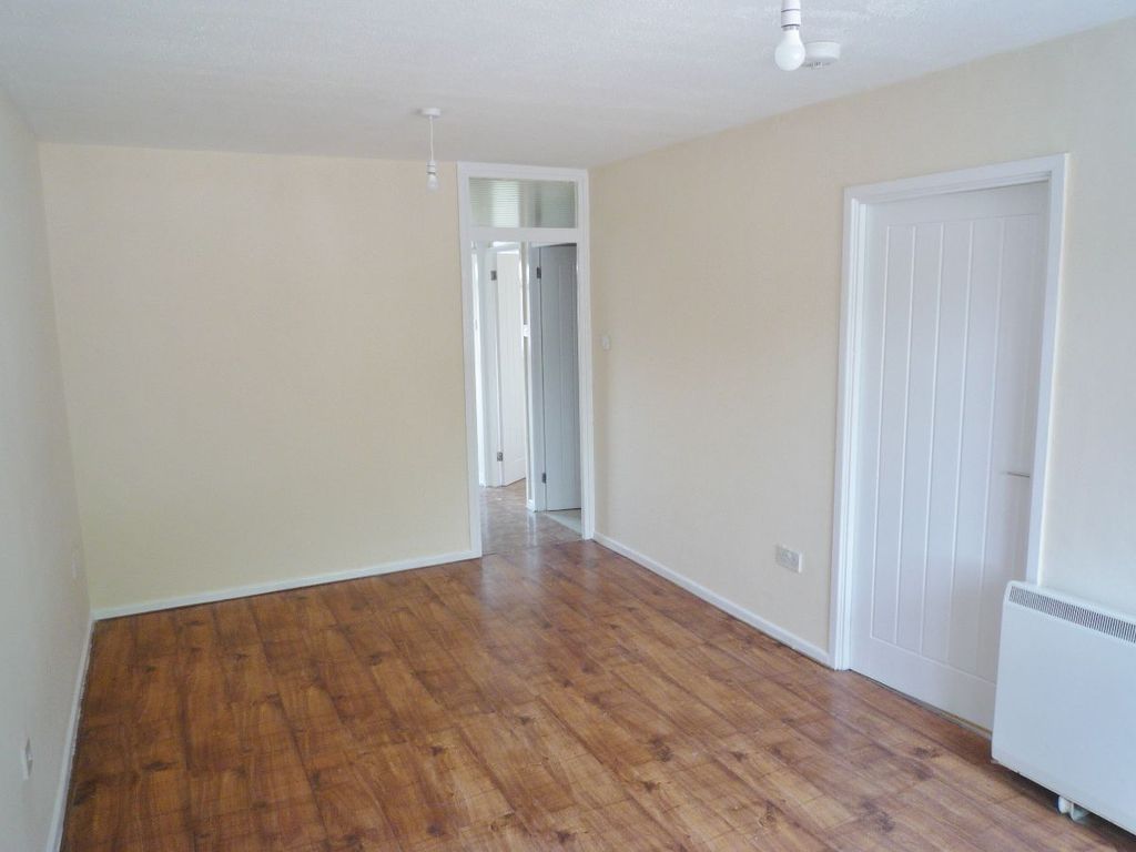 2 bed flat to rent in Teagues Crescent, Trench, Telford TF2 Zoopla