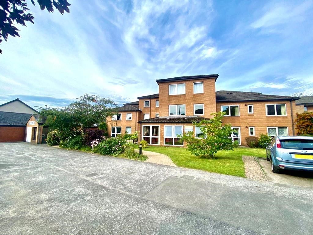 2 bed flat for sale in Heol Hir, Llanishen, Cardiff CF14, £140,000 Zoopla