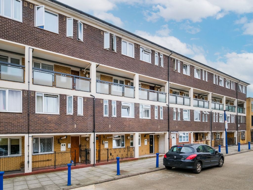 Lawrence Close, London E3  