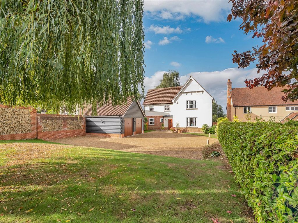 4 bed detached house for sale in School Meadow, Drinkstone, Bury St