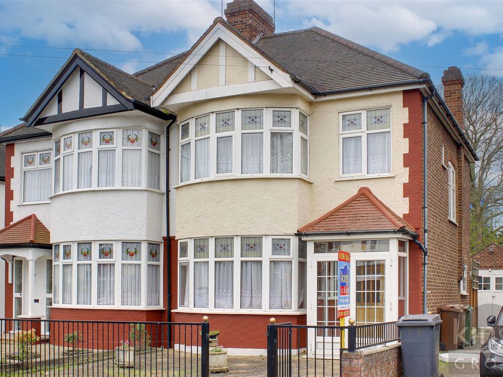 3 bed semidetached house for sale in Foresters Drive, London E17 Zoopla