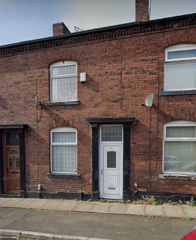 2 bed terraced house for sale in Wyndale Road, Oldham OL8, £100,000