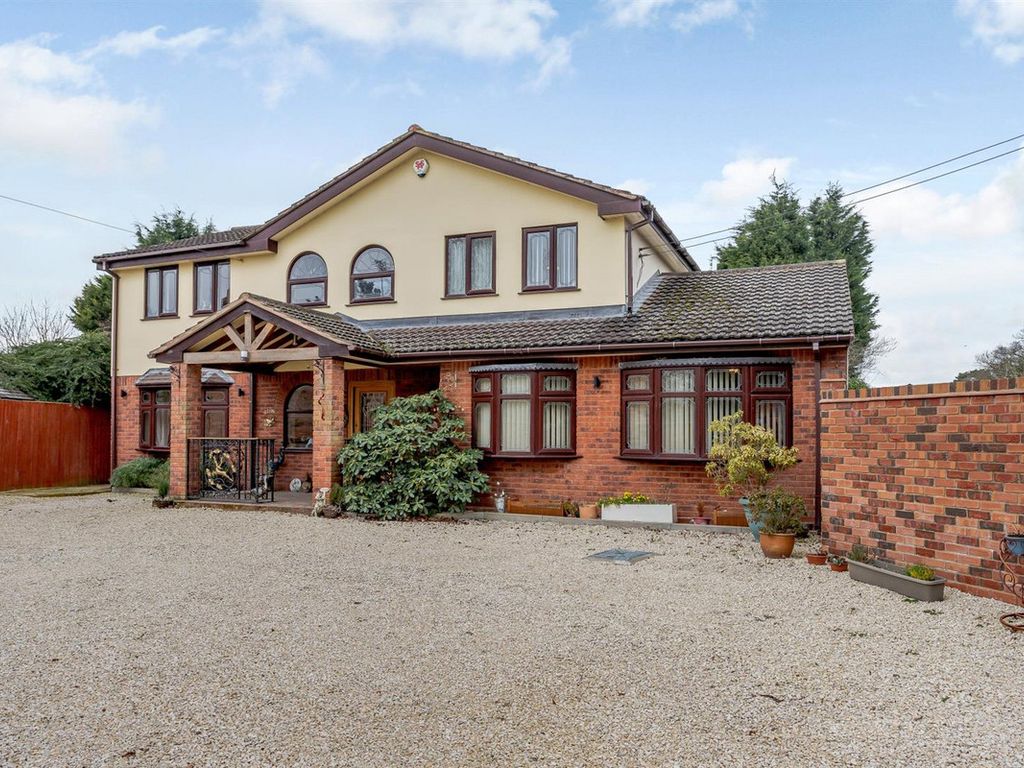 4 bed detached house for sale in The Green, Lea Martston, Sutton