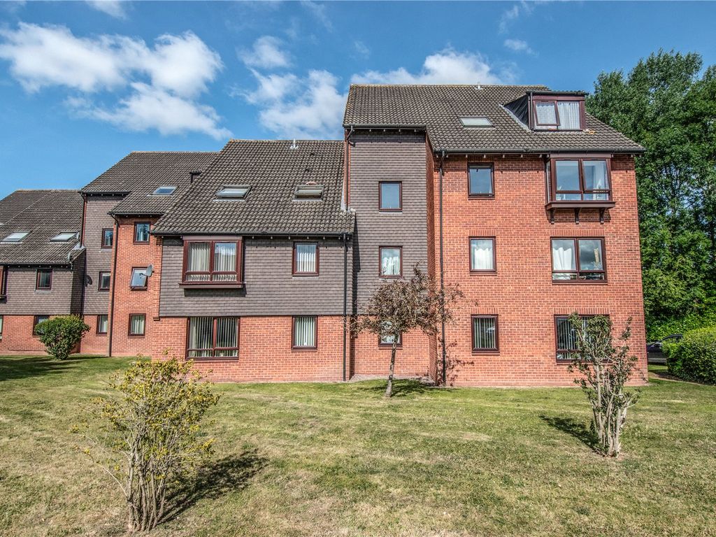 2 bed flat for sale in Sanders Road, Bromsgrove, Worcestershire B61