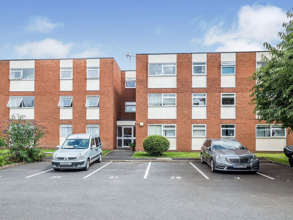 Studio for sale in Clopton Road, StratfordUponAvon CV37, £105,000