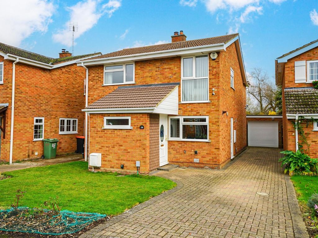 4 bed detached house for sale in Camberton Road, Leighton Buzzard LU7