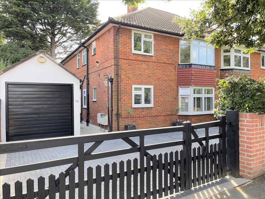 2 bed for sale in Thornbury Road, Osterley, Isleworth TW7, £