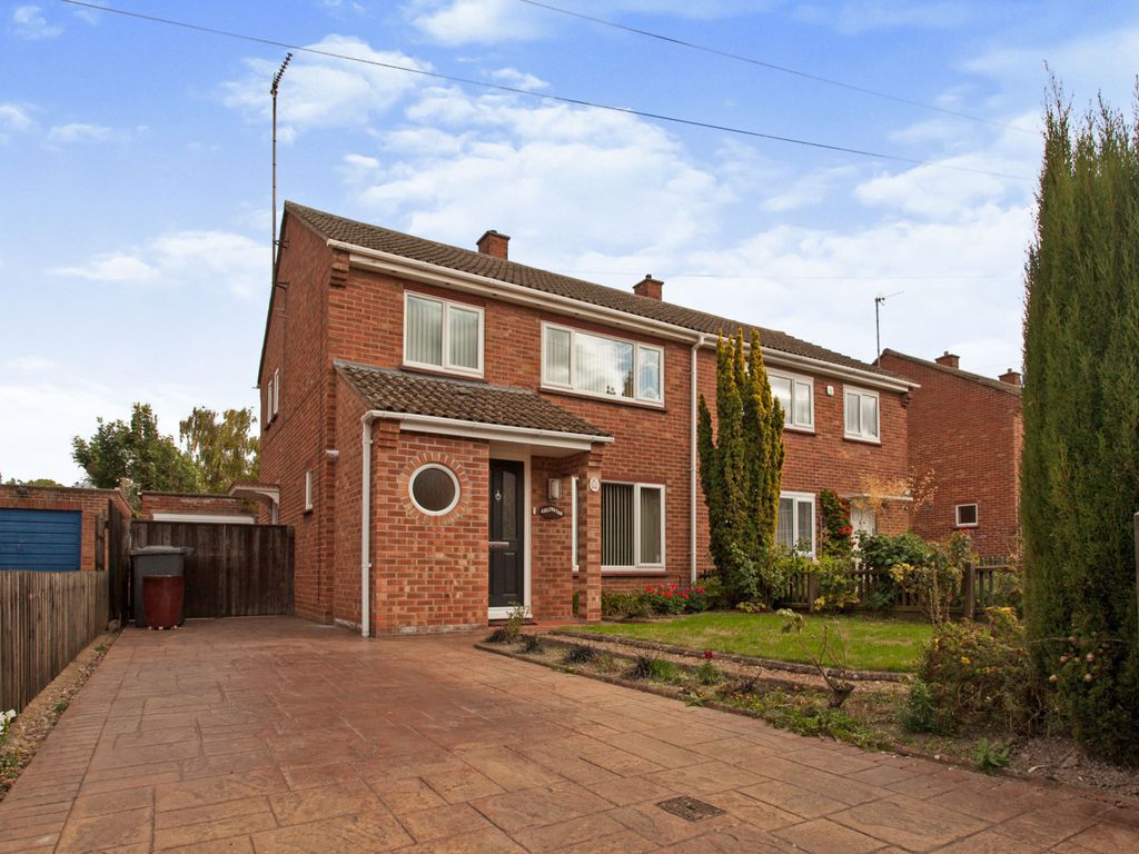 3 bed semidetached house for sale in Bird Farm Road, Fulbourn