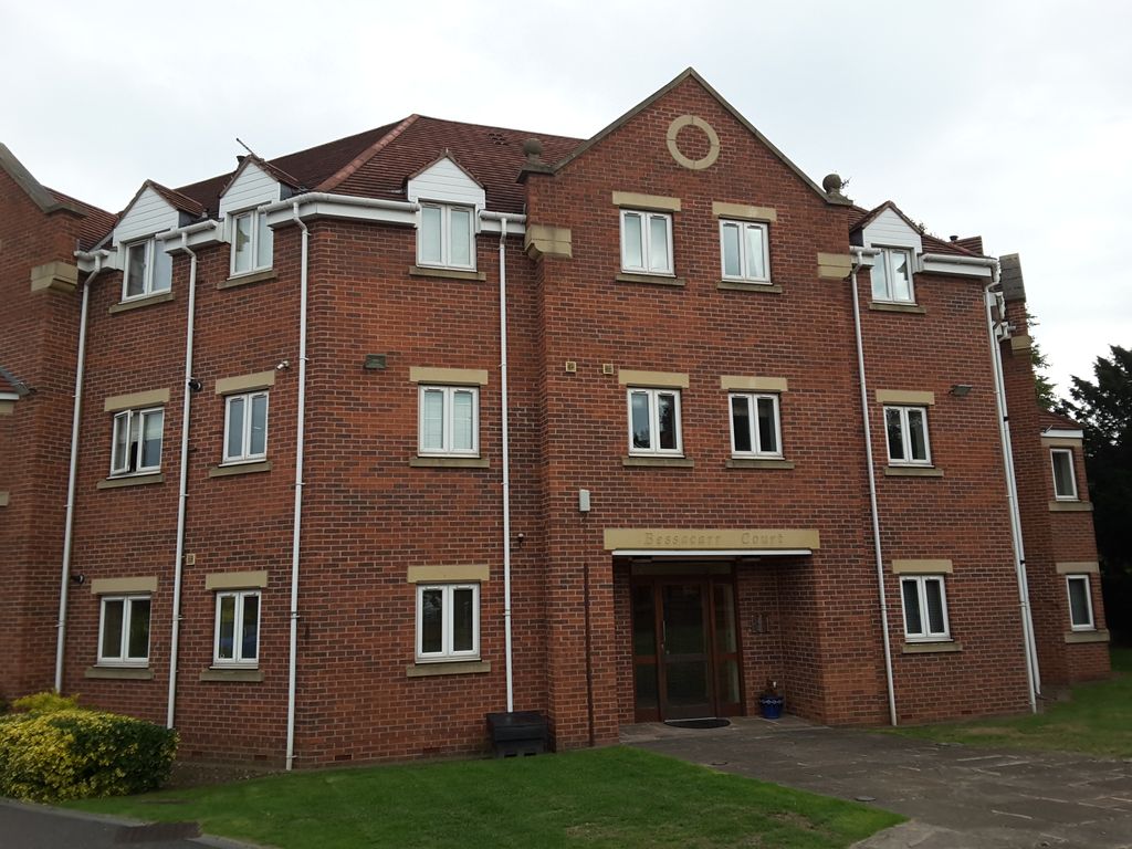 2 bed flat to rent in Bawtry Road, Bessacarr, Doncaster DN4, £950 pcm