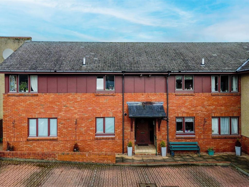 2 bed flat for sale in Norlands, Errol, Perth PH2, £122,000 Zoopla