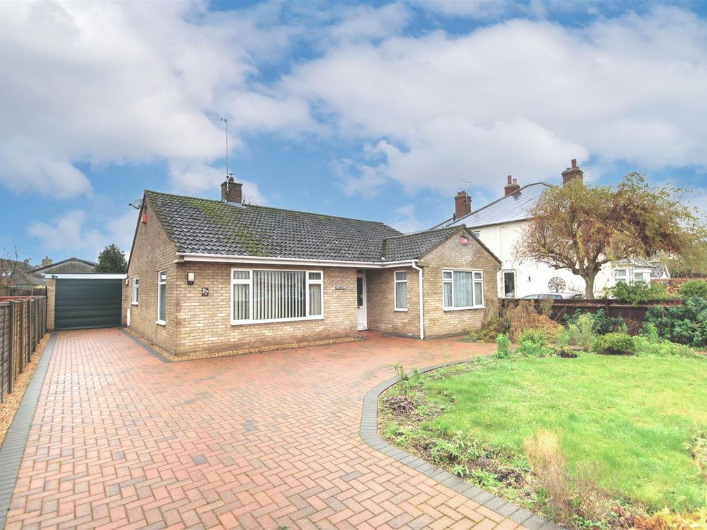 3 bed detached bungalow for sale in Mill Green, Warboys, Huntingdon