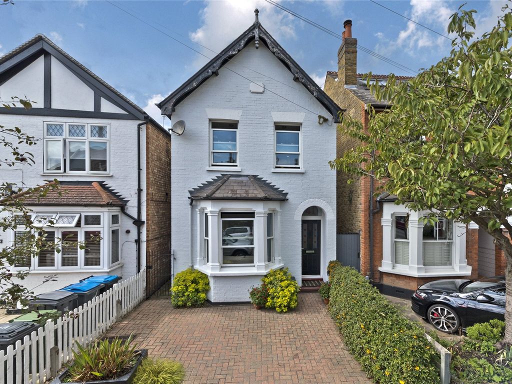 3 bed detached house for sale in Worthington Road, Surbiton KT6 Zoopla