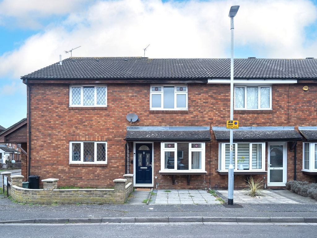 2 bed terraced house for sale in Hambledon Close, Hillingdon, Uxbridge