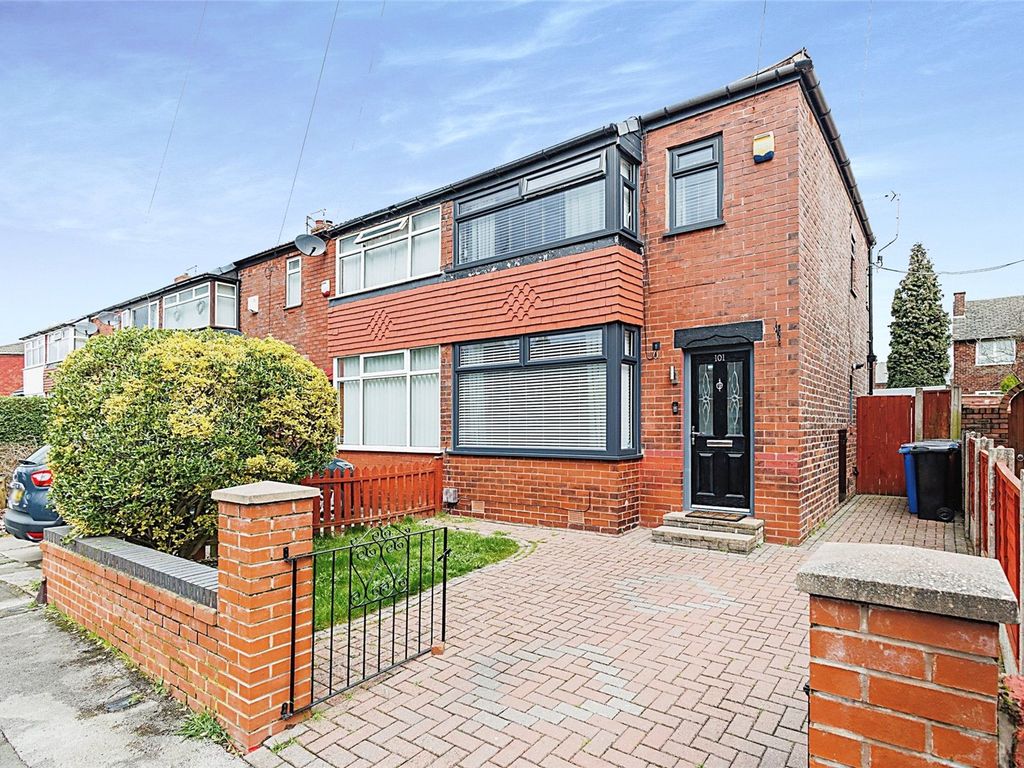 3 bed end terrace house for sale in Somerford Road, Stockport, Greater