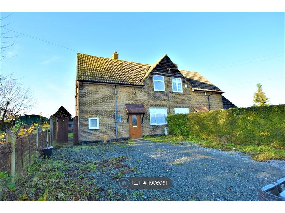 3 bed semidetached house to rent in Thong Lane, Shorne, Gravesend DA12