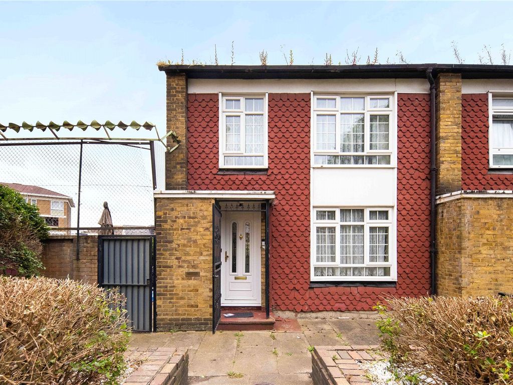 3 bed detached house for sale in Whitethorn Street, Bow, London E3, £650,000 Zoopla