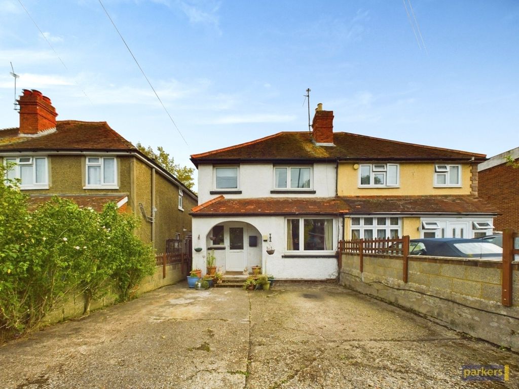 3 bed semidetached house for sale in Basingstoke Road, Reading, Berkshire RG2, £350,000 Zoopla